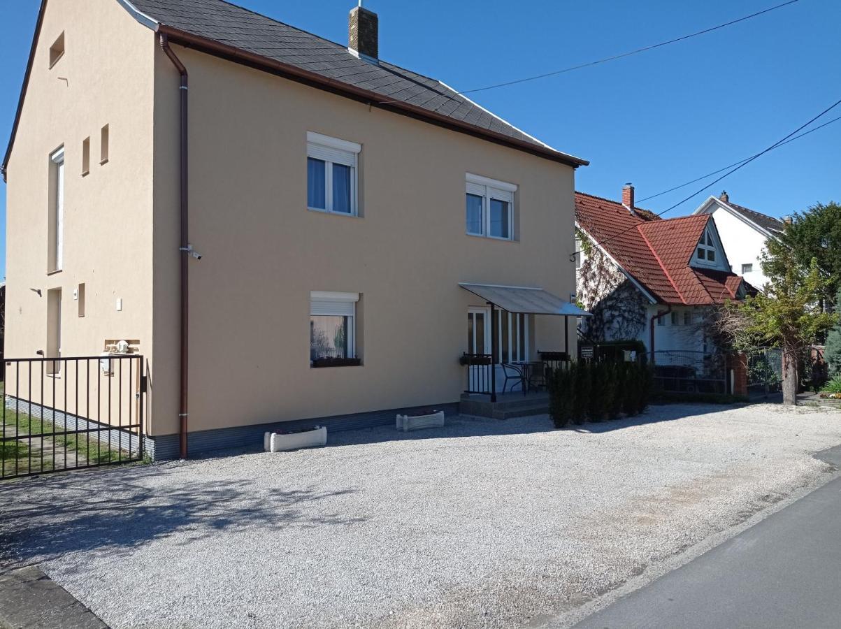 Joe Beach Apartman Keszthely Ngoại thất bức ảnh