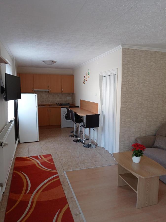 Joe Beach Apartman Keszthely Ngoại thất bức ảnh